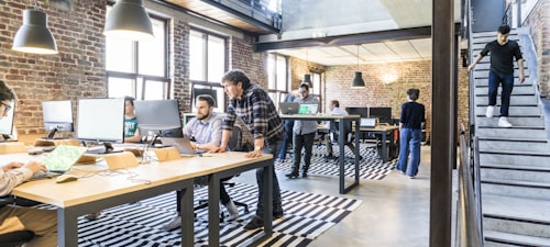 星空娱乐关于我们板块截图 - 展示团队与联系方式